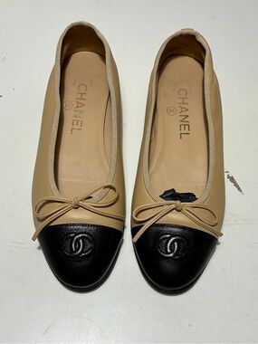 CHANEL Beige Leather Ballet Flats with Black Cap Toe and CC Logo